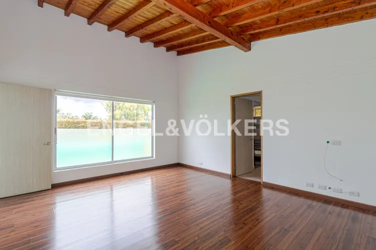 Casa de 4 alcobas en venta en Llano Grande, Rionegro, 350 m² · foto 10 de 18