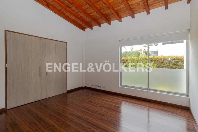 Casa de 4 alcobas en venta en Llano Grande, Rionegro, 350 m² · foto 7 de 18