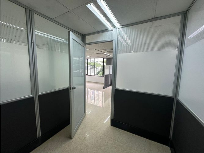 Oficina en arriendo en Milla De Oro, Medellín, 136 m² · foto 4 de 13