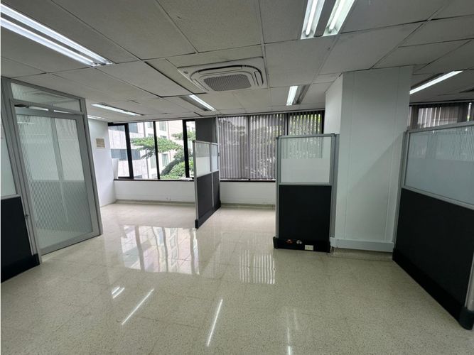 Oficina en arriendo en Milla De Oro, Medellín, 136 m² · foto 5 de 13