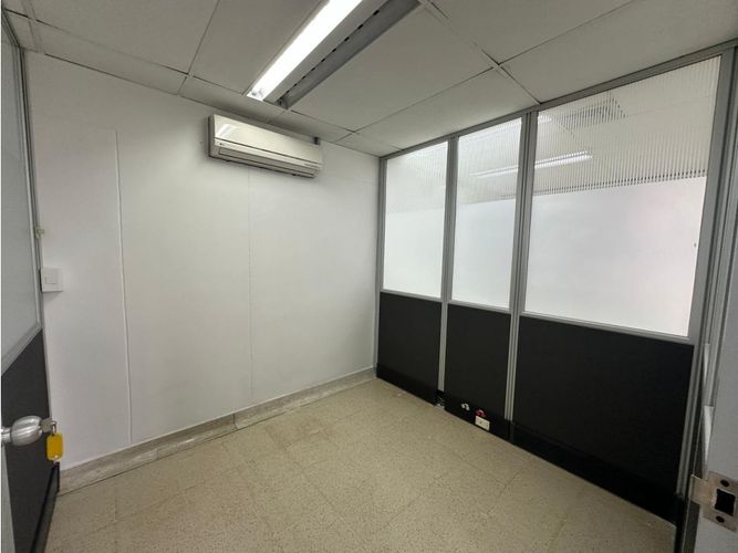Oficina en arriendo en Milla De Oro, Medellín, 136 m² · foto 10 de 13