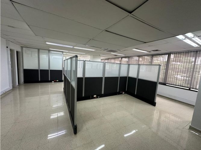 Oficina en arriendo en Milla De Oro, Medellín, 136 m² · foto 11 de 13