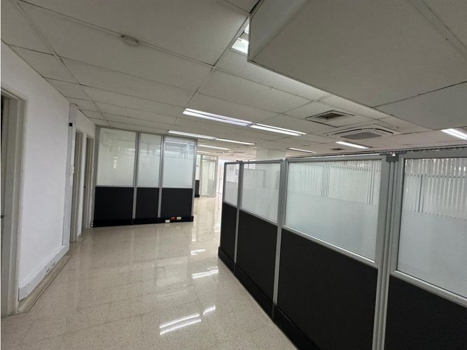 Oficina en arriendo en Milla De Oro, Medellín, 136 m² · foto 12 de 13
