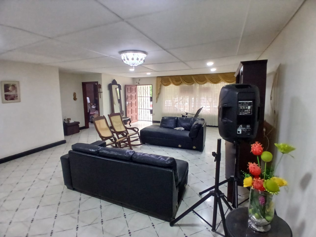 Casa en venta en Ciudad Jardin, Barranquilla · foto 3 de 24