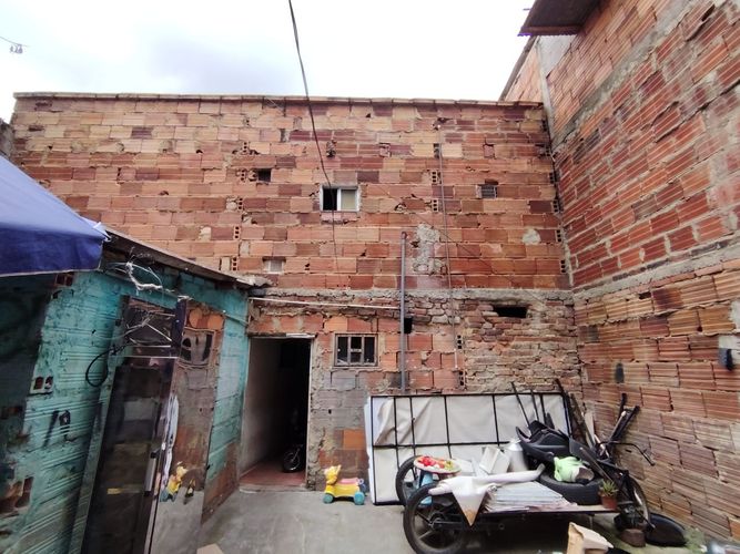 Casa de 6 alcobas en venta en El Hato, Funza, 209 m² · foto 3 de 3