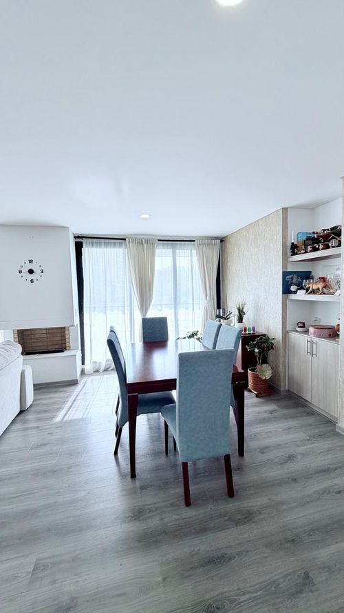 Apartamento de 3 alcobas en venta en San Jose V Sector, Bogotá, 148 m² · foto 3 de 24