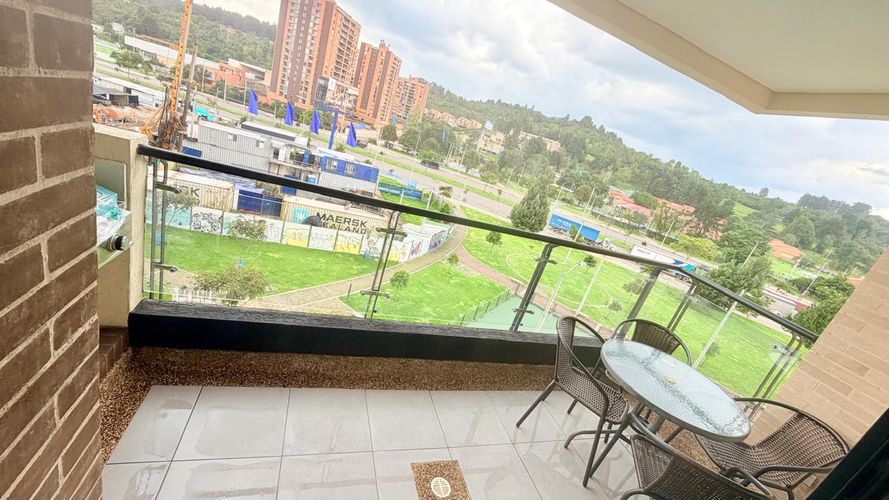 Apartamento de 3 alcobas en venta en San Jose V Sector, Bogotá, 148 m² · foto 4 de 24
