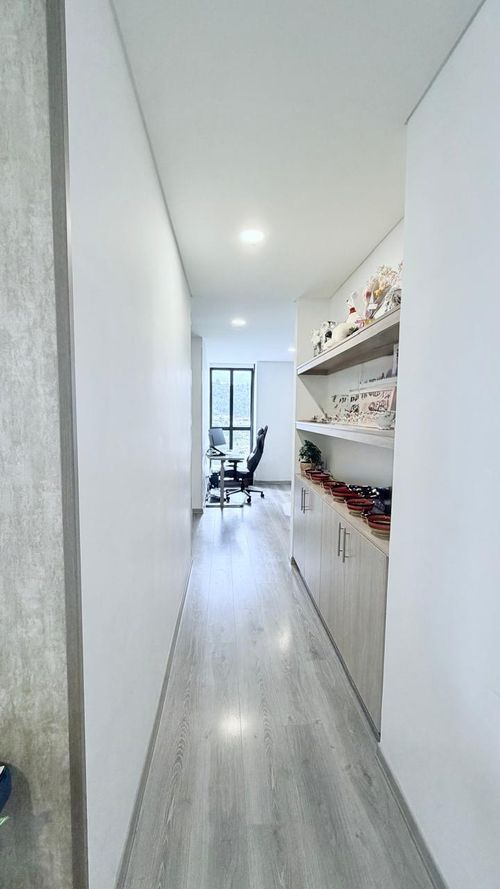 Apartamento de 3 alcobas en venta en San Jose V Sector, Bogotá, 148 m² · foto 9 de 24