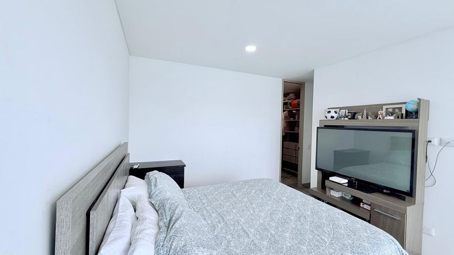 Apartamento de 3 alcobas en venta en San Jose V Sector, Bogotá, 148 m² · foto 11 de 24