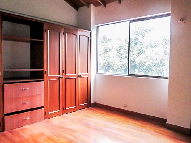 Casa en arriendo en El Poblado, Medellín · foto 12 de 17
