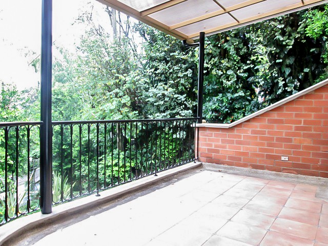 Casa en arriendo en El Poblado, Medellín · foto 16 de 17