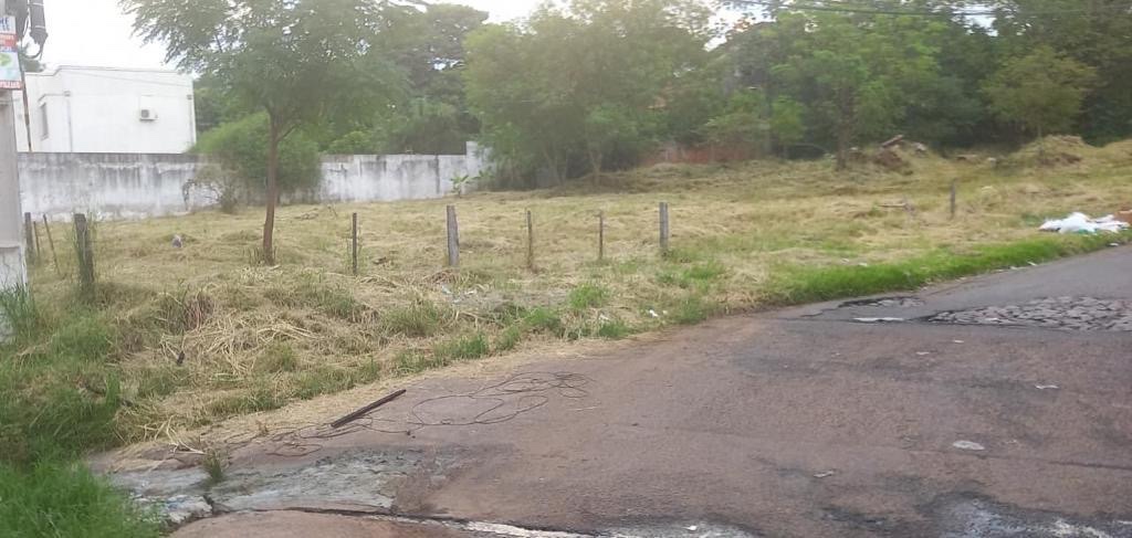 EN ALQUILER TERRENO EN IMPORTANTE ESQUINA, ZONA AVDA. DEFENSORES DEL CHACO — foto 2