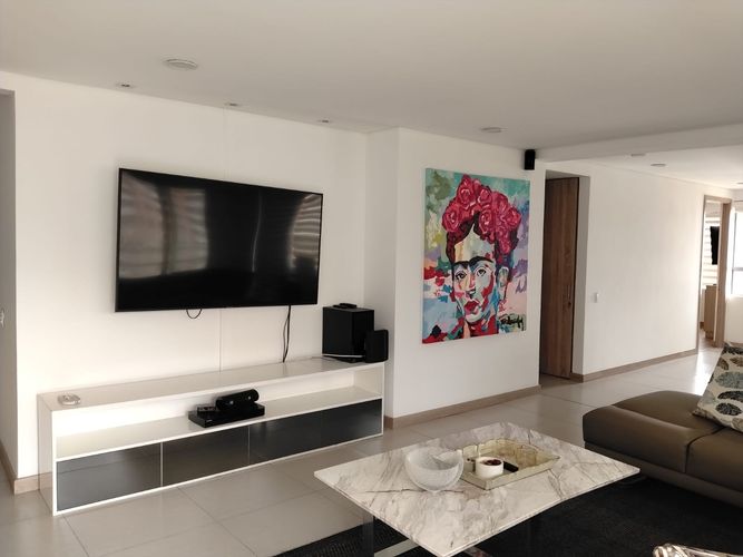 Apartamento de 2 alcobas en venta en El Poblado, Medellín, 98 m² · foto 3 de 18