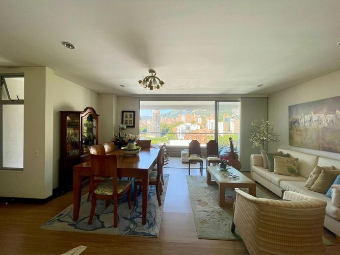 Apartamento de 2 alcobas en venta en El Poblado, Medellín, 122 m² · foto 8 de 14