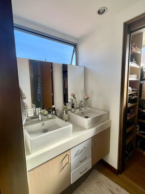 Apartamento de 2 alcobas en venta en El Poblado, Medellín, 122 m² · foto 11 de 14