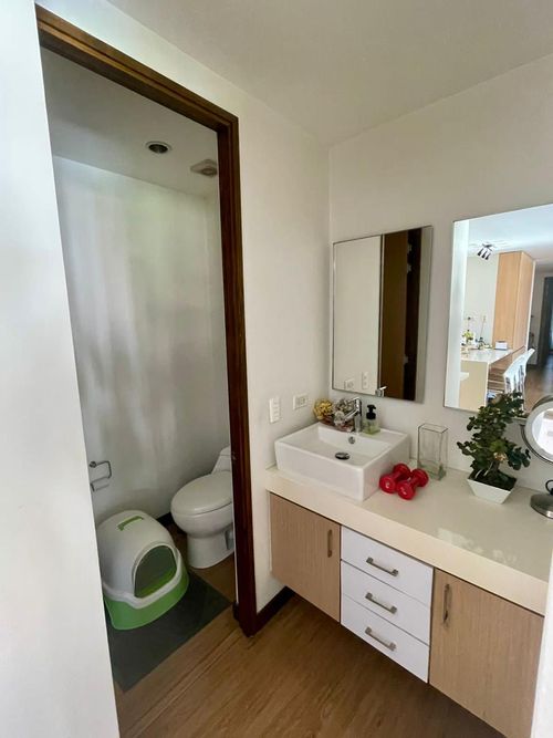 Apartamento de 2 alcobas en venta en El Poblado, Medellín, 122 m² · foto 14 de 14