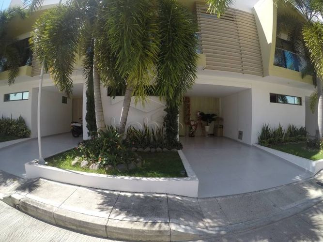 Casa de 3 alcobas en venta en Ranchos Del Inat, Montería, 189 m² · foto 2 de 24
