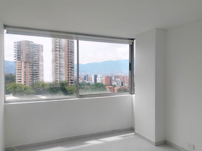 Apartamento de 3 alcobas en venta en El Poblado, Medellín, 108 m² · foto 5 de 13