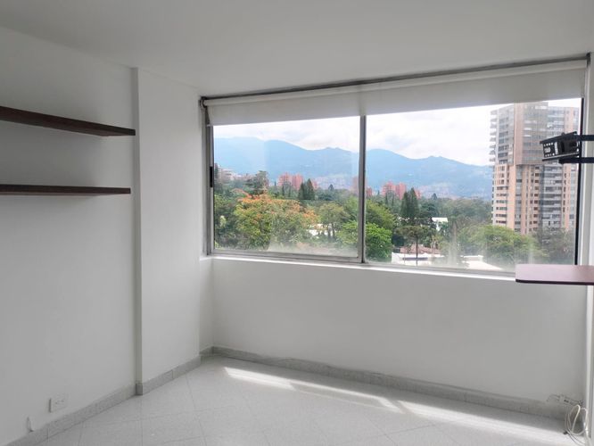 Apartamento de 3 alcobas en venta en El Poblado, Medellín, 108 m² · foto 10 de 13