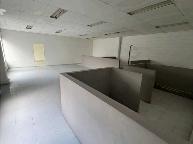 Bodega en arriendo en Las Vegas, Envigado, 640 m² · foto 7 de 8