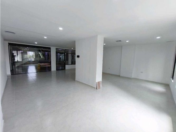 Oficina en arriendo en Milla De Oro, Medellín, 140 m² · foto 2 de 12