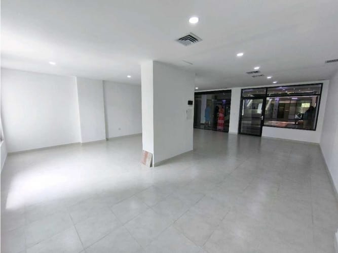 Oficina en arriendo en Milla De Oro, Medellín, 140 m² · foto 3 de 12