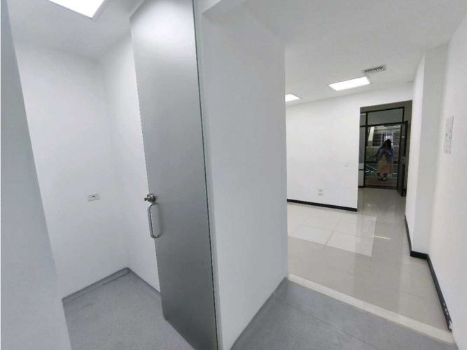 Oficina en arriendo en Los Balsos, Medellín, 46 m² · foto 5 de 12