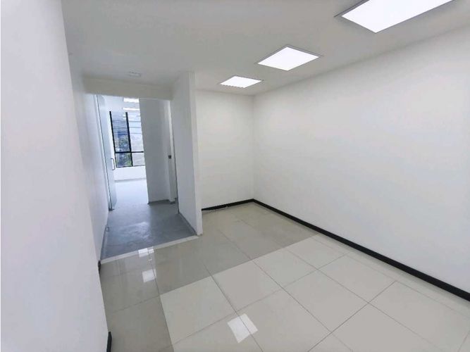 Oficina en arriendo en Los Balsos, Medellín, 46 m² · foto 9 de 12