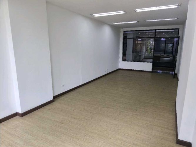 Oficina en arriendo en Los Balsos, Medellín, 35 m² · foto 3 de 9