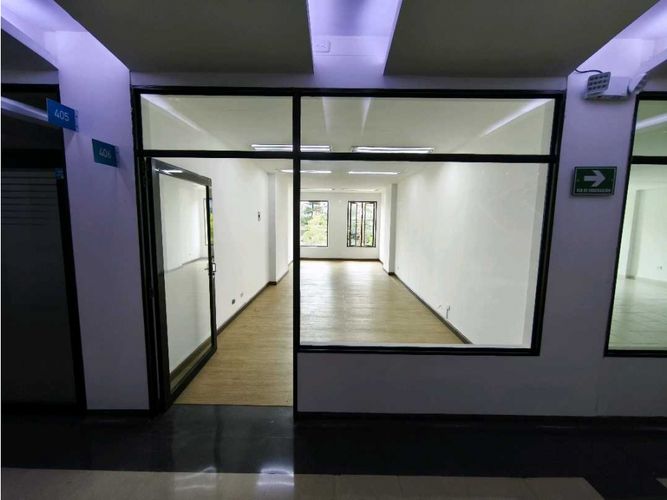 Oficina en arriendo en Los Balsos, Medellín, 35 m² · foto 7 de 9