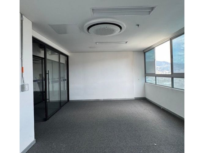 Oficina en arriendo en Mayorca, Sabaneta, 705 m² · foto 7 de 8