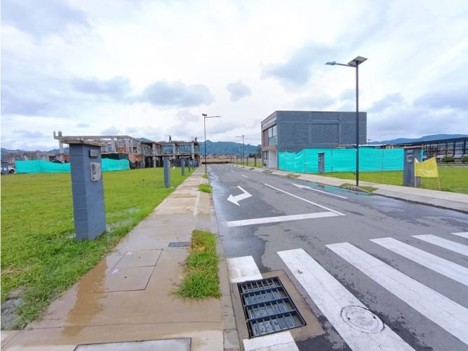 Lote en venta en Lomitas, La Ceja, 77 m² · foto 2 de 11