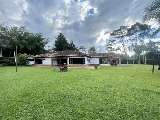 Casa de 5 alcobas en venta en Llano Grande, Rionegro, 480 m² · foto 2 de 22