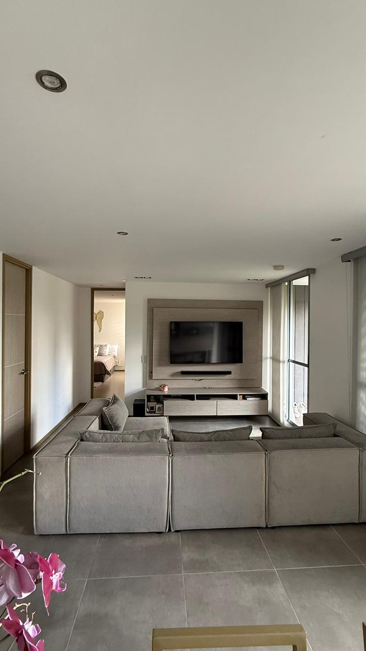 Apartamento en venta en Loma Del Esmeraldal, Envigado · foto 5 de 13