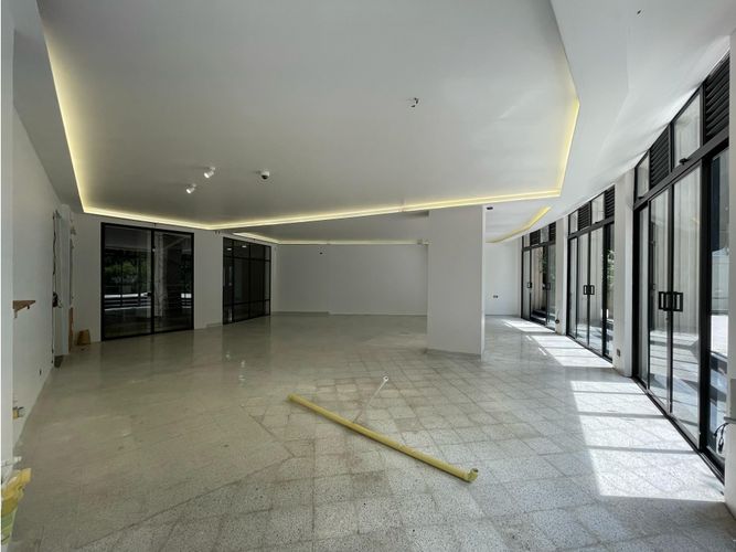 Local en arriendo en Milla De Oro, Medellín, 138 m² · foto 2 de 11