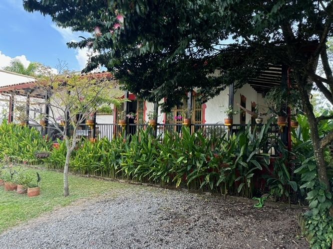 Casa de 5 alcobas en venta en San Francisco, Ibagué, 252 m² · foto 3 de 24