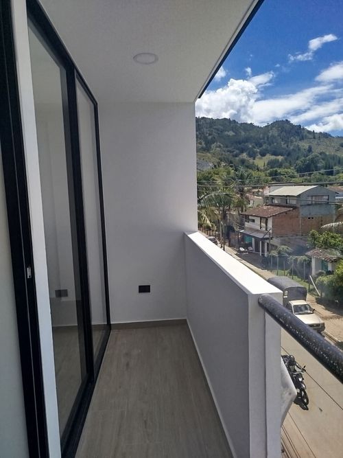 Apartamento de 2 alcobas en venta en La Ceja, 69 m² · foto 3 de 14