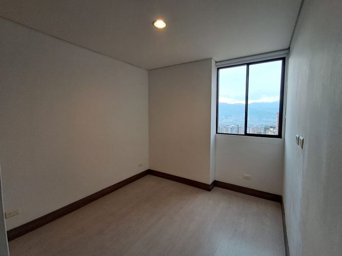 Apartamento de 3 alcobas en arriendo en Loma Del Esmeraldal, Envigado, 116 m² · foto 6 de 19
