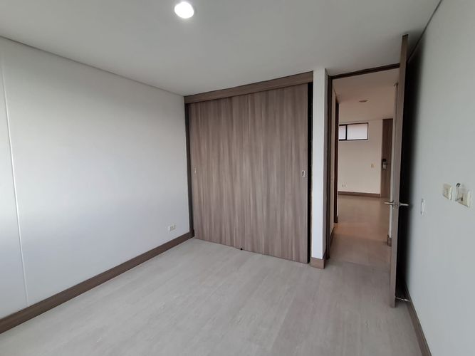 Apartamento de 3 alcobas en arriendo en Loma Del Esmeraldal, Envigado, 116 m² · foto 9 de 19