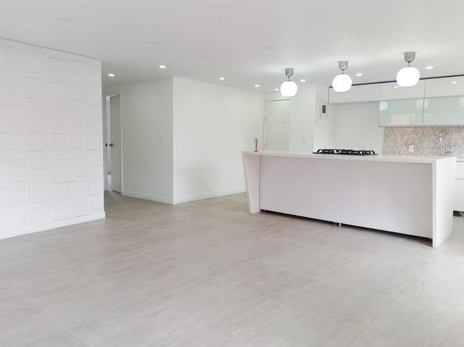 Apartamento de 2 alcobas en arriendo en El Poblado, Medellín, 130 m² · foto 7 de 20