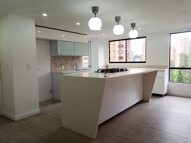 Apartamento de 2 alcobas en arriendo en El Poblado, Medellín, 130 m² · foto 8 de 20