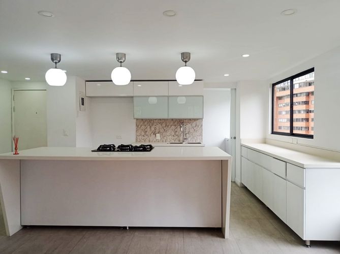 Apartamento de 2 alcobas en arriendo en El Poblado, Medellín, 130 m² · foto 16 de 20