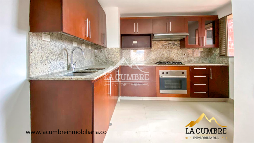 Apartamento de 3 alcobas en arriendo en Los Balsos, Medellín, 144 m² · foto 5 de 15