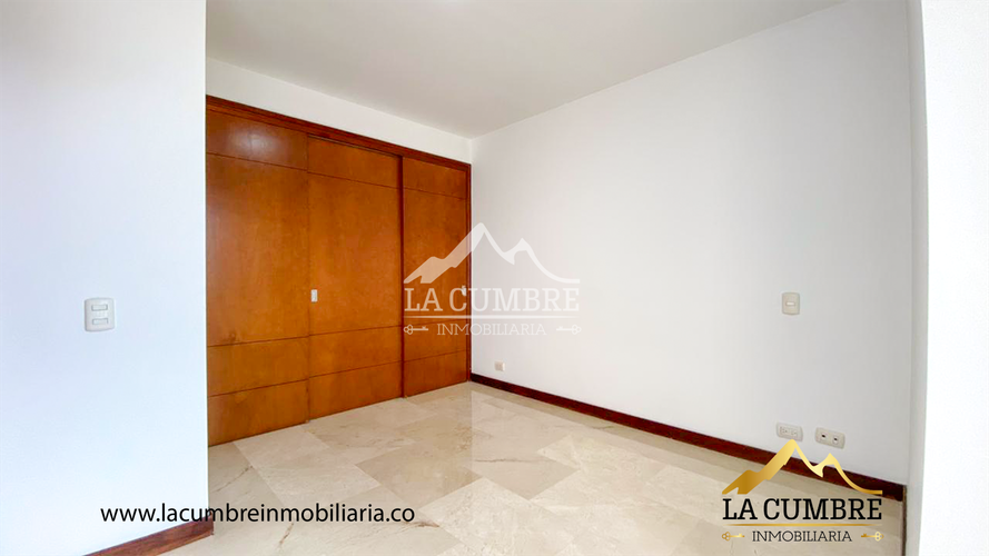 Apartamento de 3 alcobas en arriendo en Los Balsos, Medellín, 144 m² · foto 12 de 15