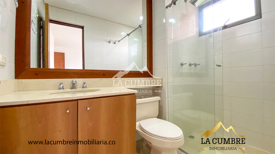 Apartamento de 3 alcobas en arriendo en Los Balsos, Medellín, 144 m² · foto 13 de 15