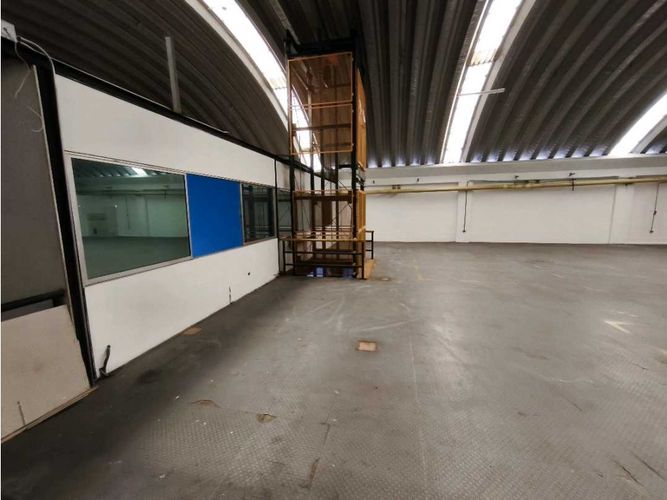 Bodega en arriendo en Pan De Azucar, Sabaneta, 1050 m² · foto 6 de 24