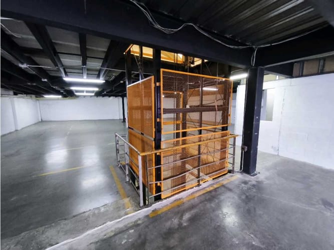 Bodega en arriendo en Pan De Azucar, Sabaneta, 1050 m² · foto 11 de 24