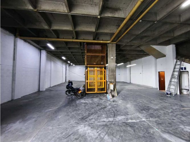 Bodega en arriendo en Pan De Azucar, Sabaneta, 1050 m² · foto 19 de 24