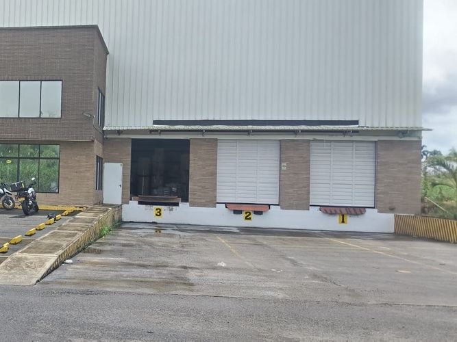 Bodega en arriendo en San Jose Sur, Pereira, 1819 m² · foto 3 de 9
