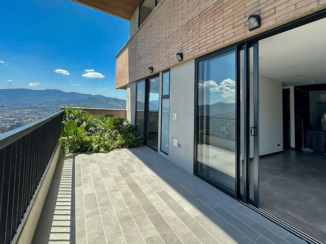 Apartamento de 2 alcobas en venta en El Poblado, Medellín, 98 m² · foto 14 de 14